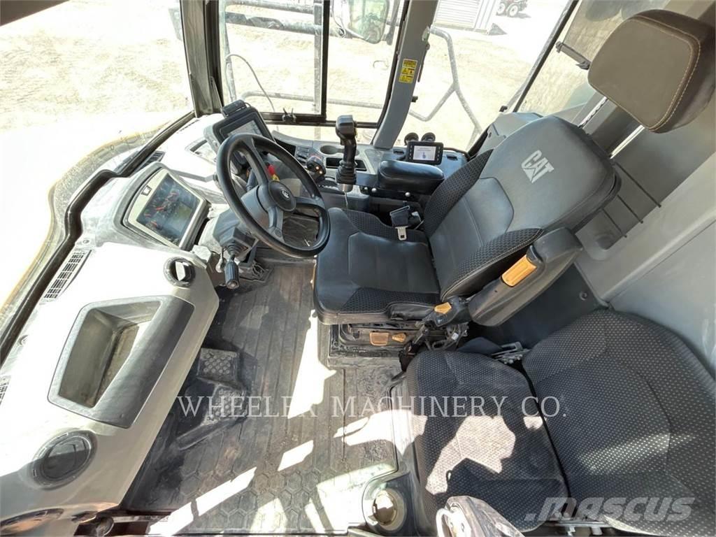 CAT 745 TG ساحبات مفصلية