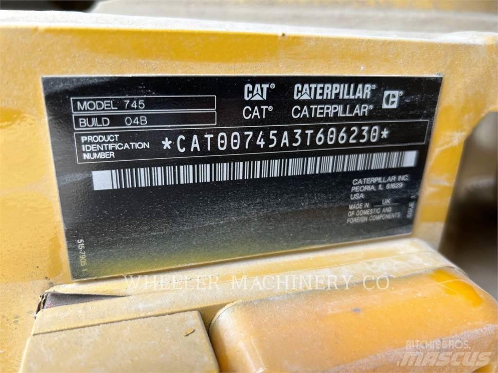 CAT 745 TG ساحبات مفصلية