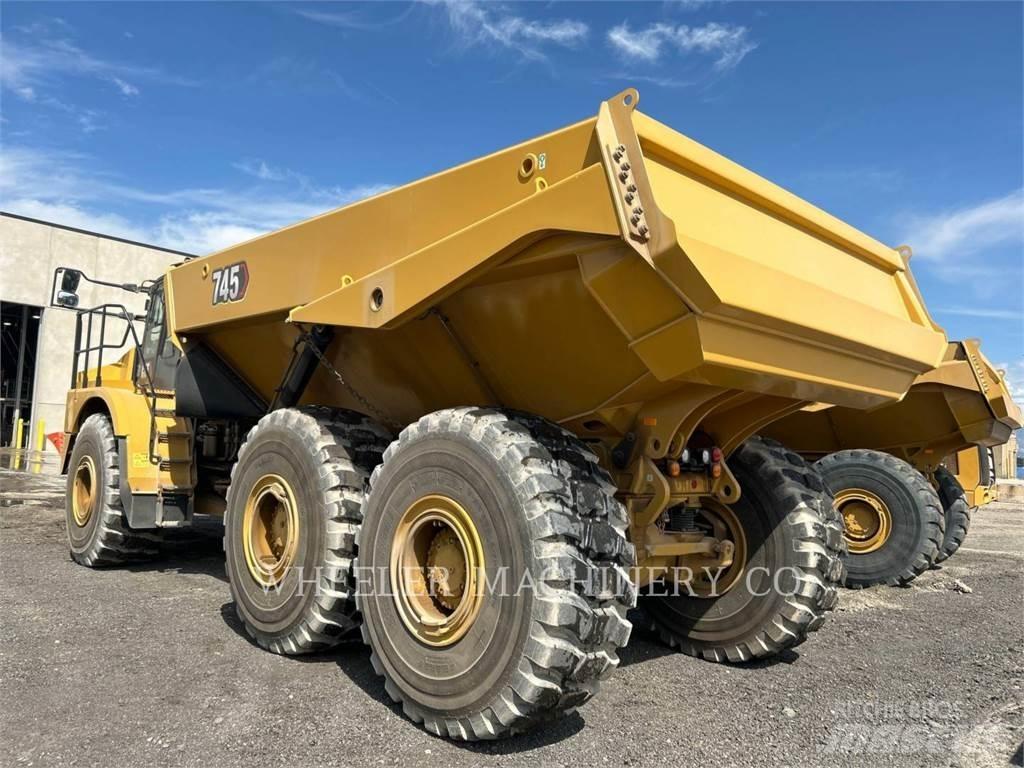 CAT 745 TG ساحبات مفصلية