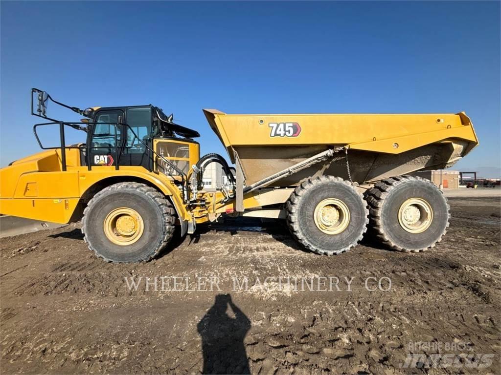CAT 745 TG ساحبات مفصلية