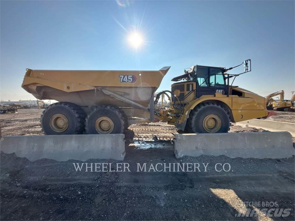 CAT 745 TG ساحبات مفصلية