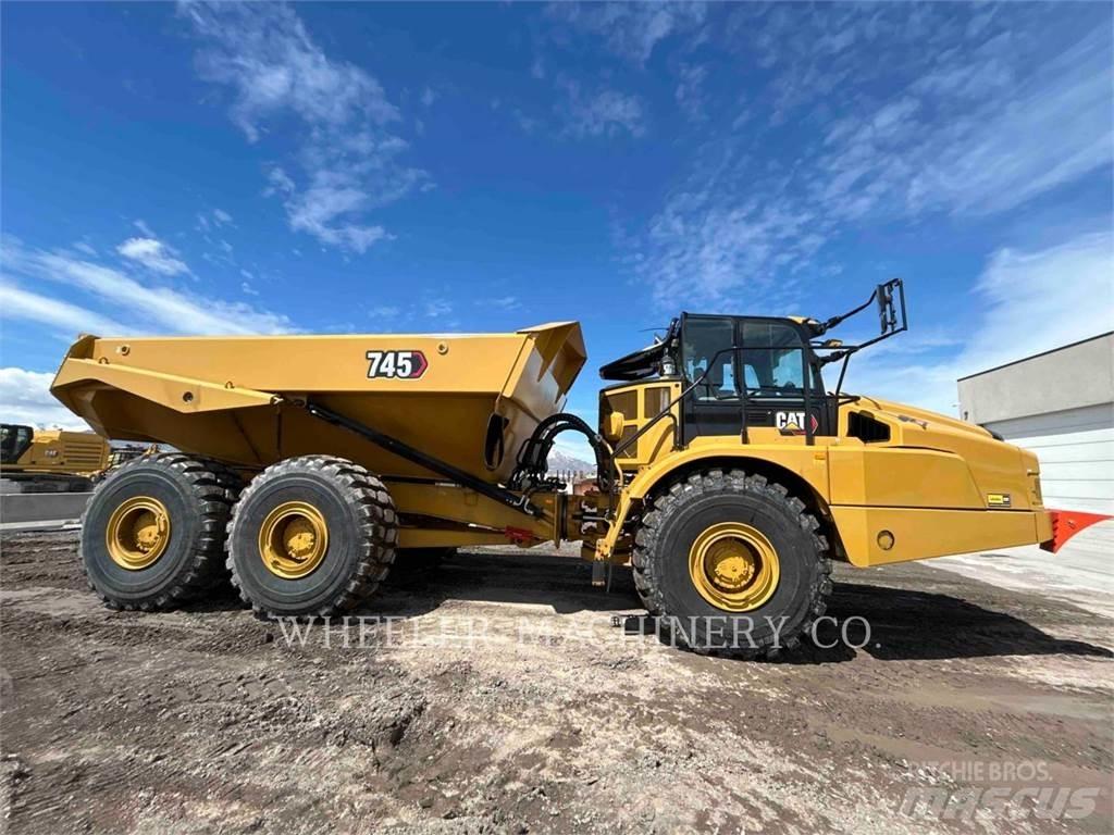 CAT 745 TG ساحبات مفصلية