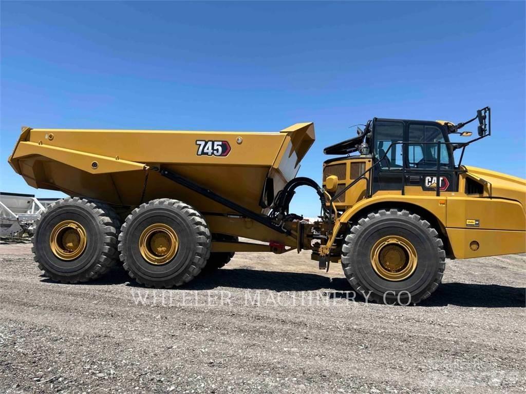 CAT 745 TG ساحبات مفصلية