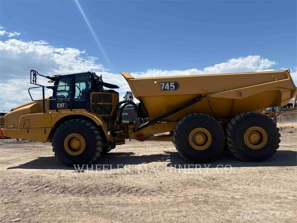 CAT 745 TG ساحبات مفصلية