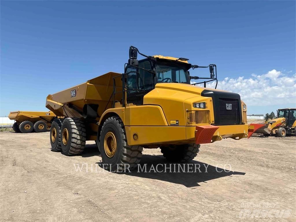 CAT 745 TG ساحبات مفصلية
