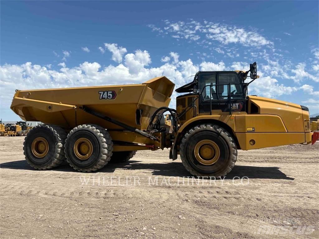 CAT 745 TG ساحبات مفصلية
