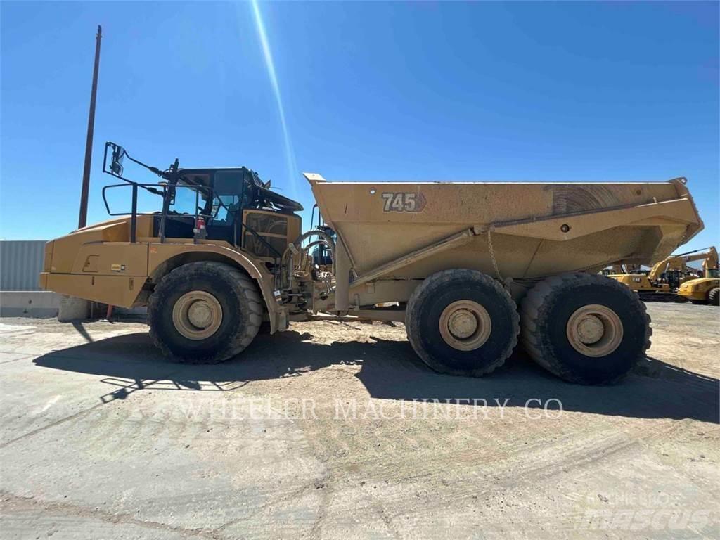 CAT 745 TG ساحبات مفصلية