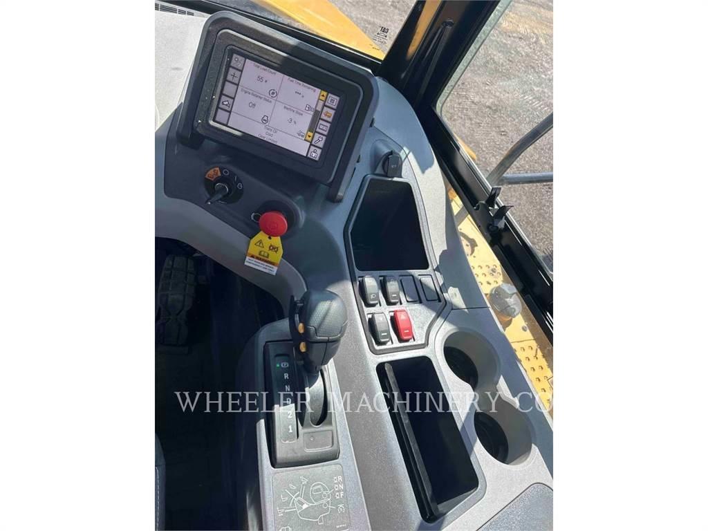 CAT 745 TG ساحبات مفصلية