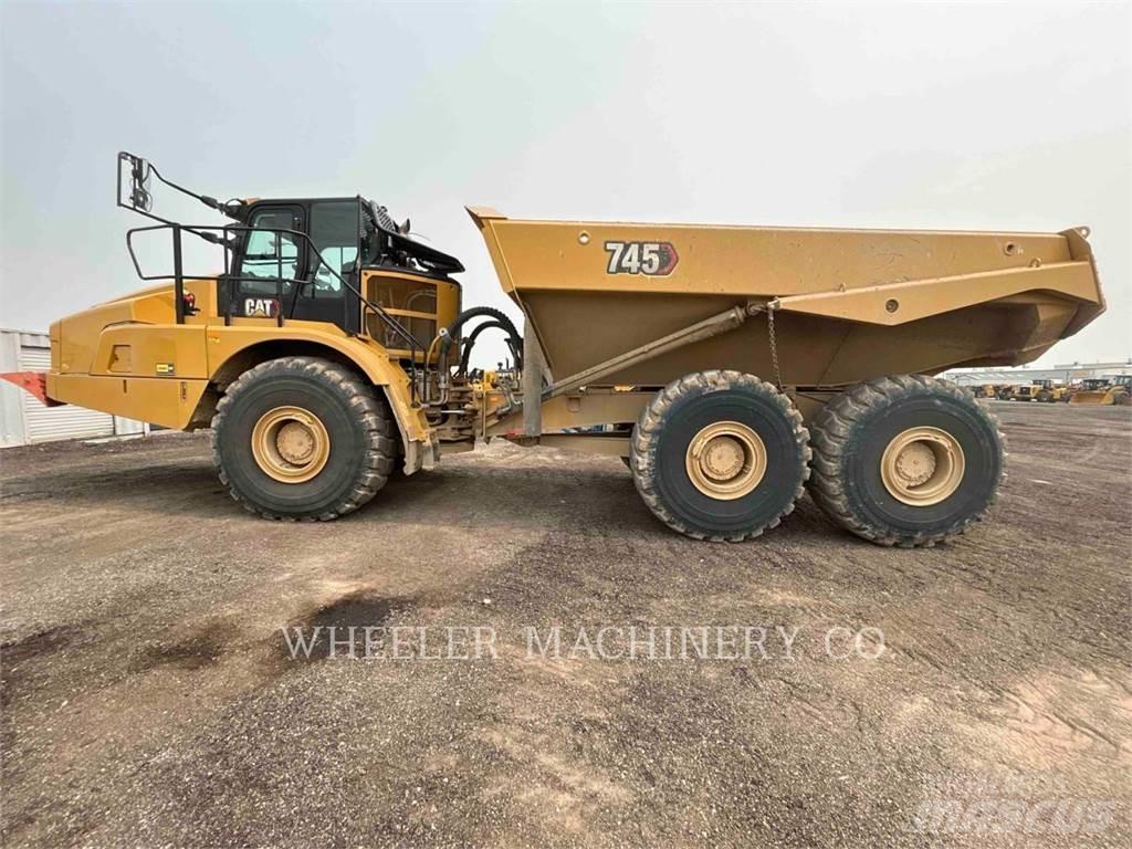 CAT 745 TG ساحبات مفصلية