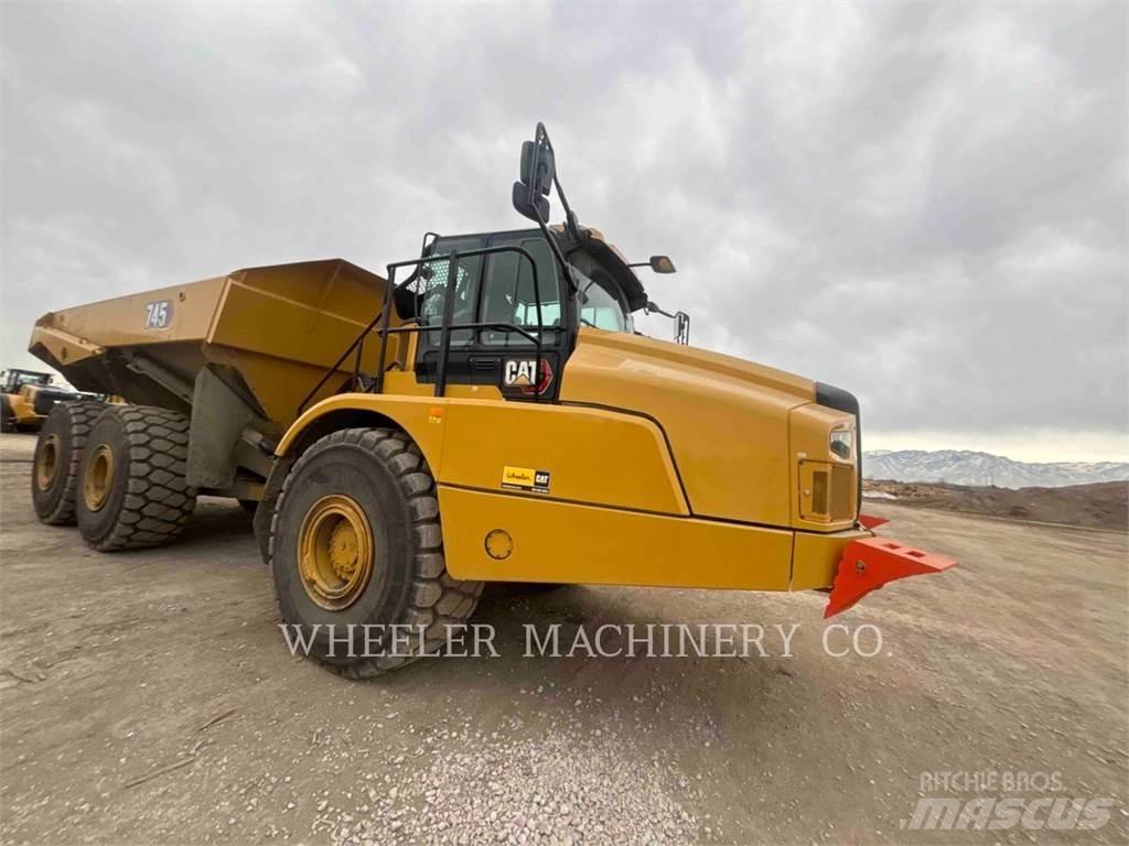 CAT 745 TG ساحبات مفصلية
