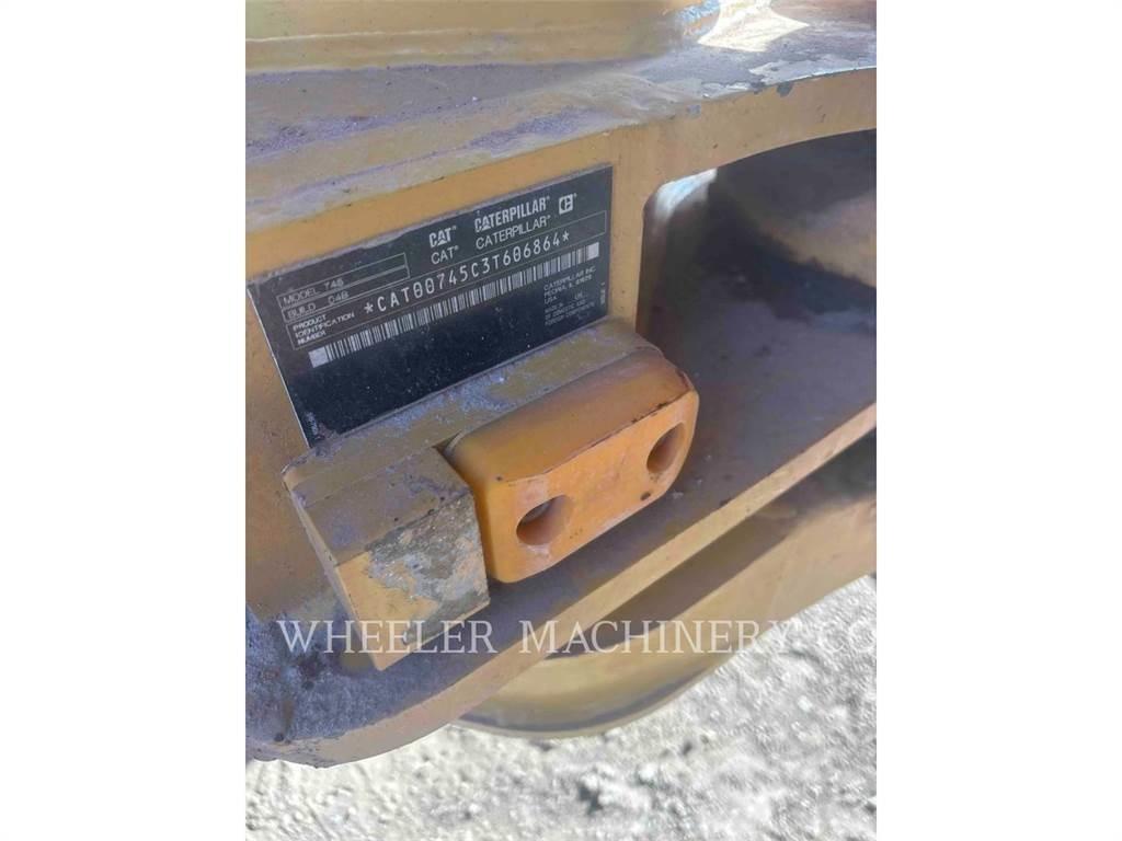 CAT 745 TG ساحبات مفصلية