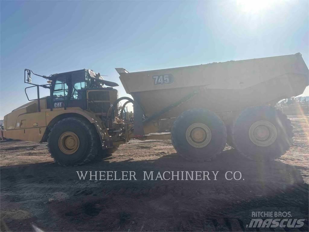 CAT 745 TG ساحبات مفصلية