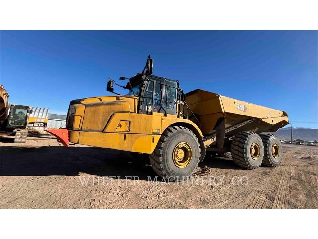 CAT 745 TG ساحبات مفصلية
