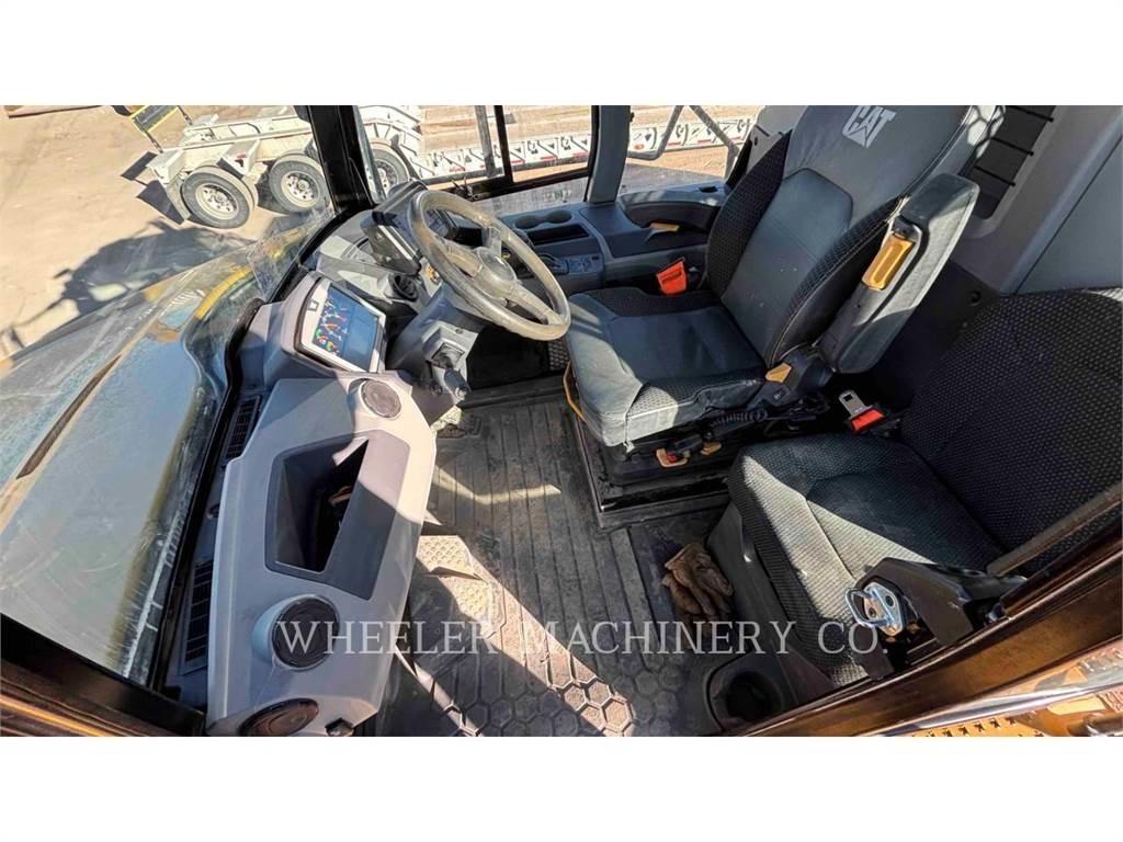 CAT 745 TG ساحبات مفصلية