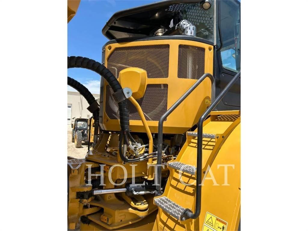 CAT 745 TG ساحبات مفصلية
