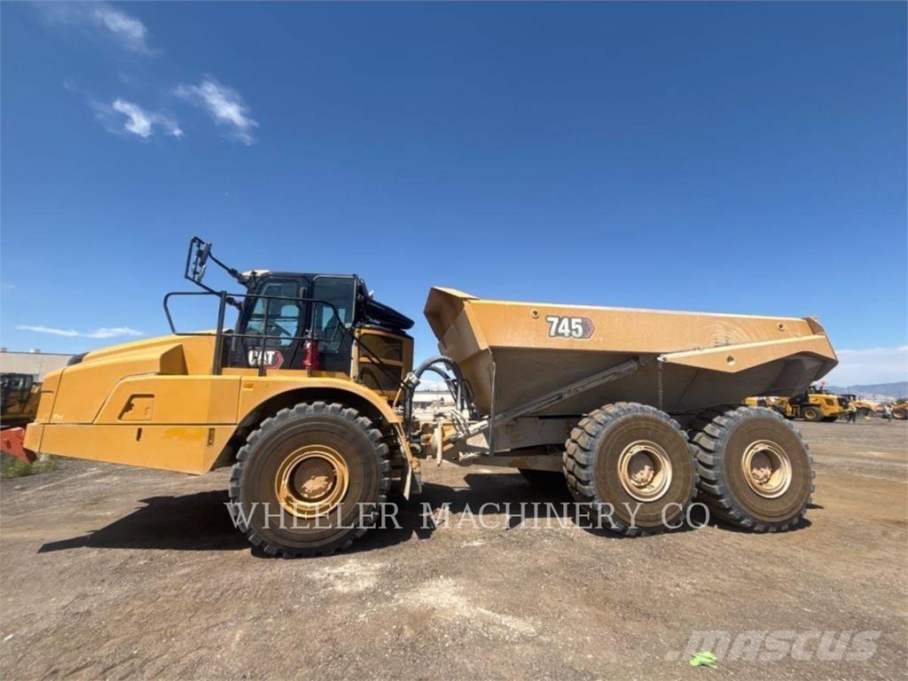 CAT 745 TG ساحبات مفصلية