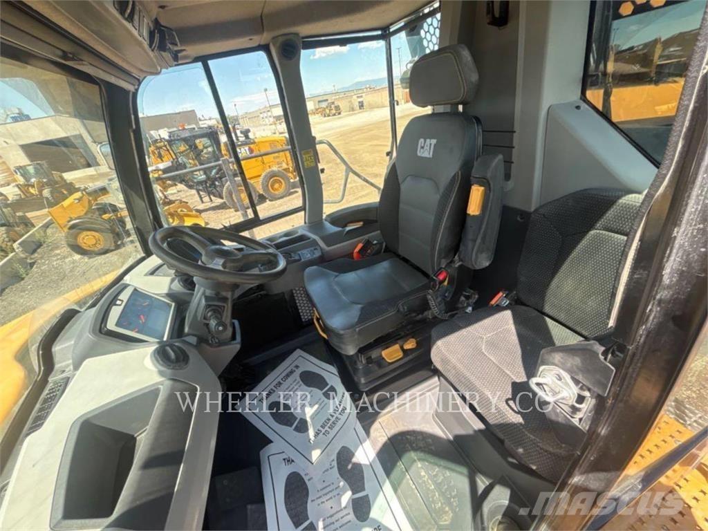 CAT 745 TG ساحبات مفصلية