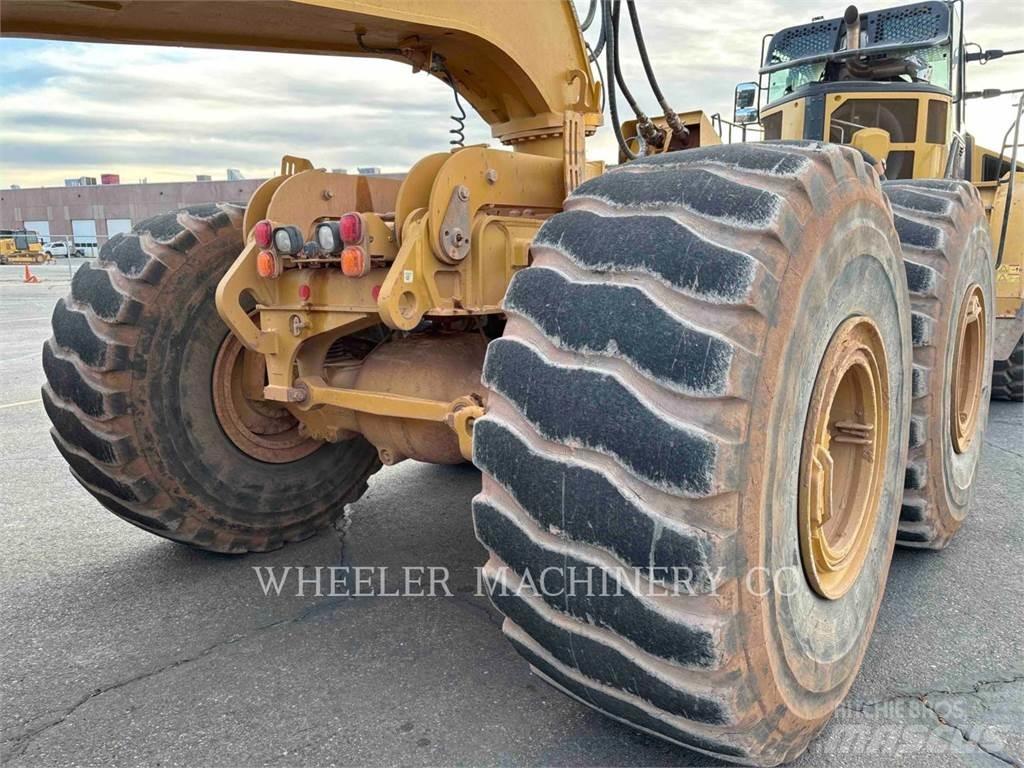 CAT 745 W/PAN ساحبات مفصلية