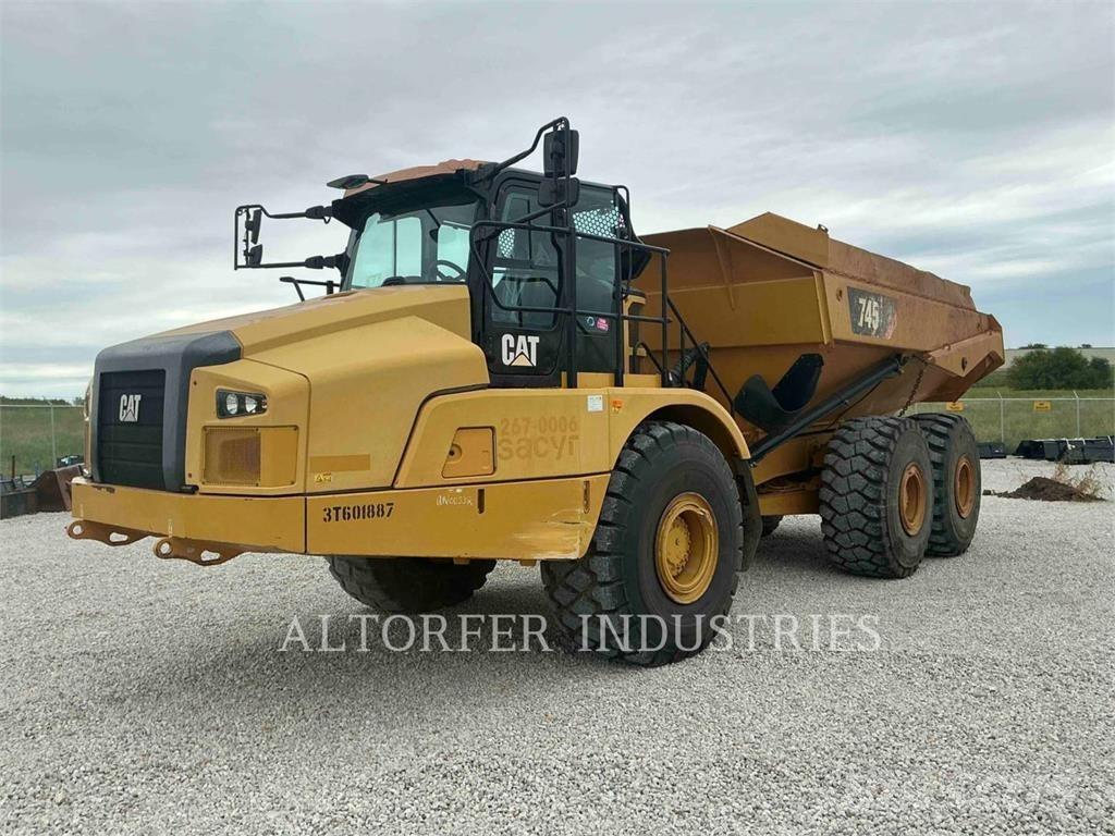 CAT 74504 ساحبات مفصلية
