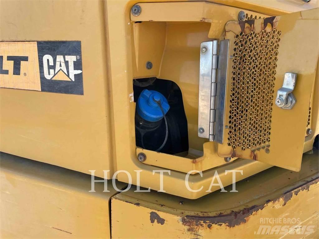 CAT 74504 ساحبات مفصلية