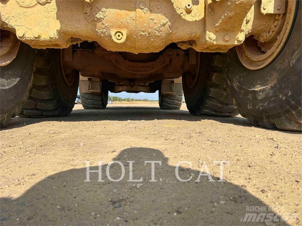 CAT 74504 ساحبات مفصلية