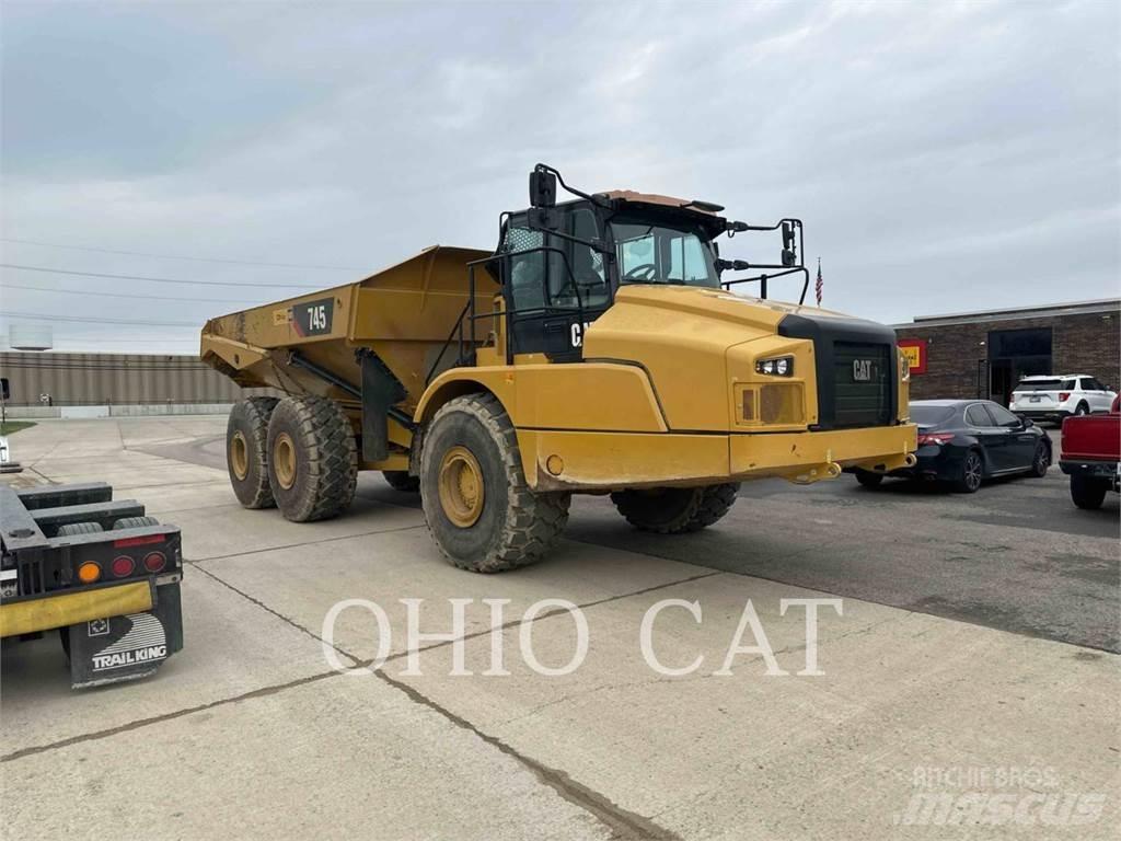 CAT 74504 ساحبات مفصلية