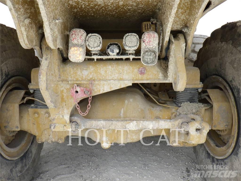 CAT 74504 ساحبات مفصلية