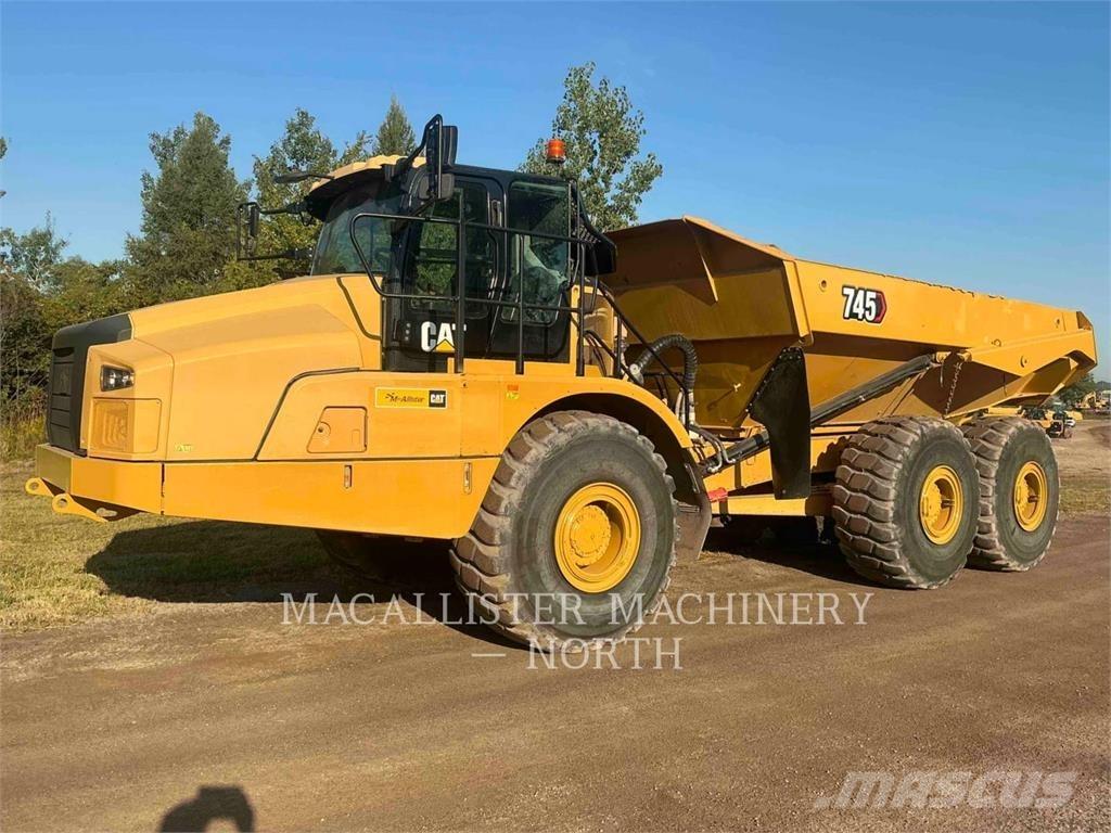 CAT 74504 ساحبات مفصلية