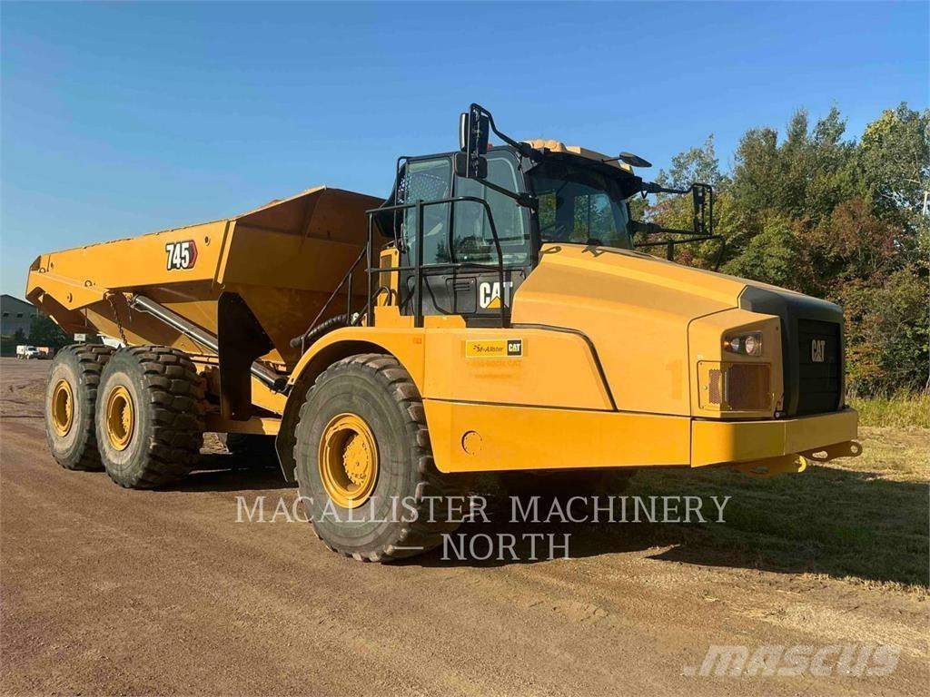 CAT 74504 ساحبات مفصلية