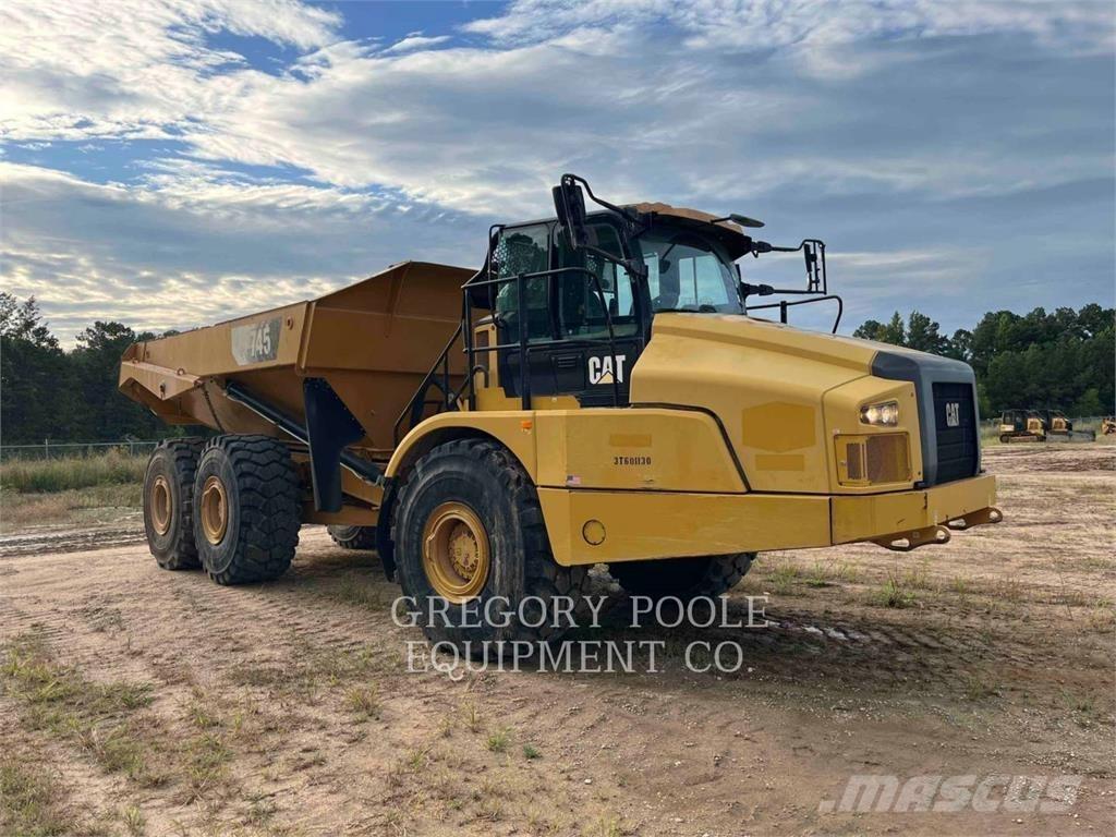 CAT 74504 ساحبات مفصلية