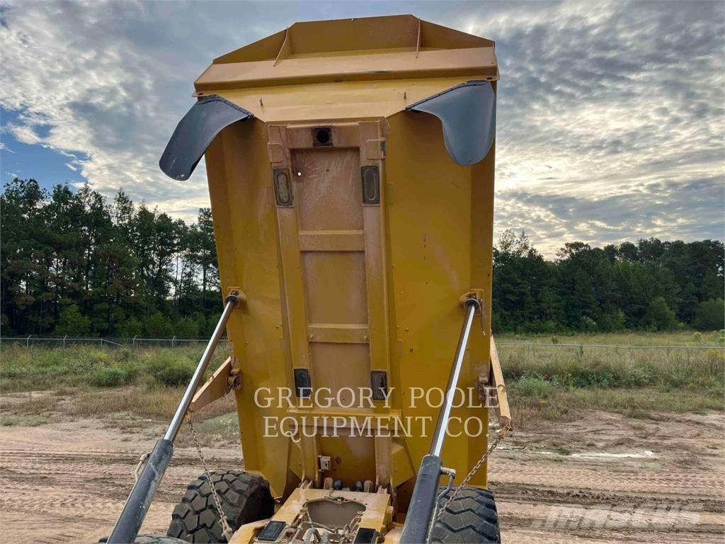 CAT 74504 ساحبات مفصلية
