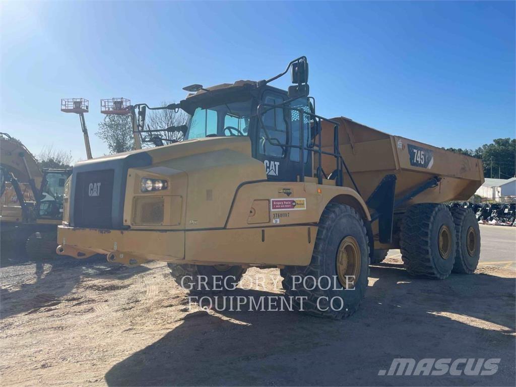 CAT 74504 ساحبات مفصلية