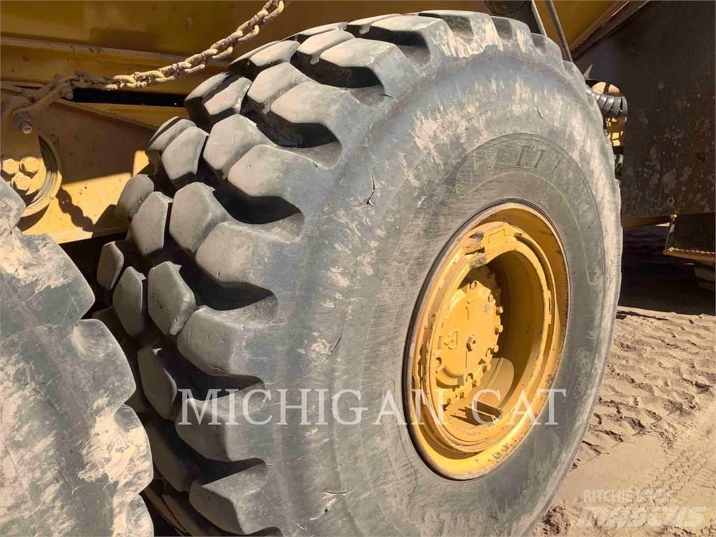 CAT 745C T ساحبات مفصلية