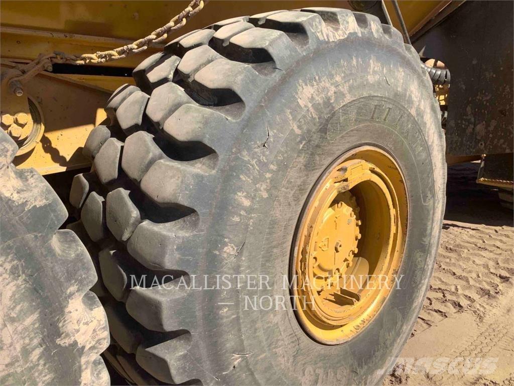 CAT 745C T ساحبات مفصلية