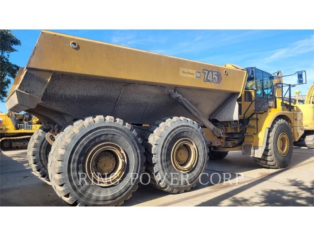 CAT 745TG ساحبات مفصلية