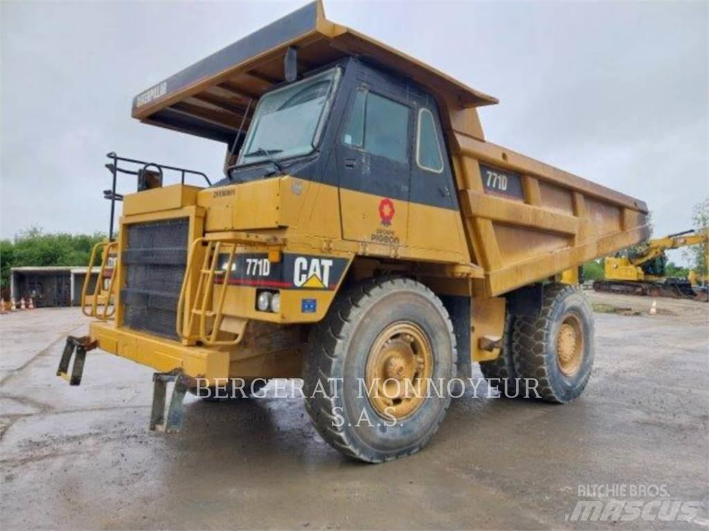 CAT 771D ساحبات مفصلية