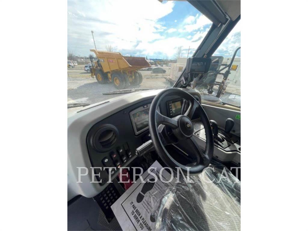 CAT 772G ملحقات خرسانة