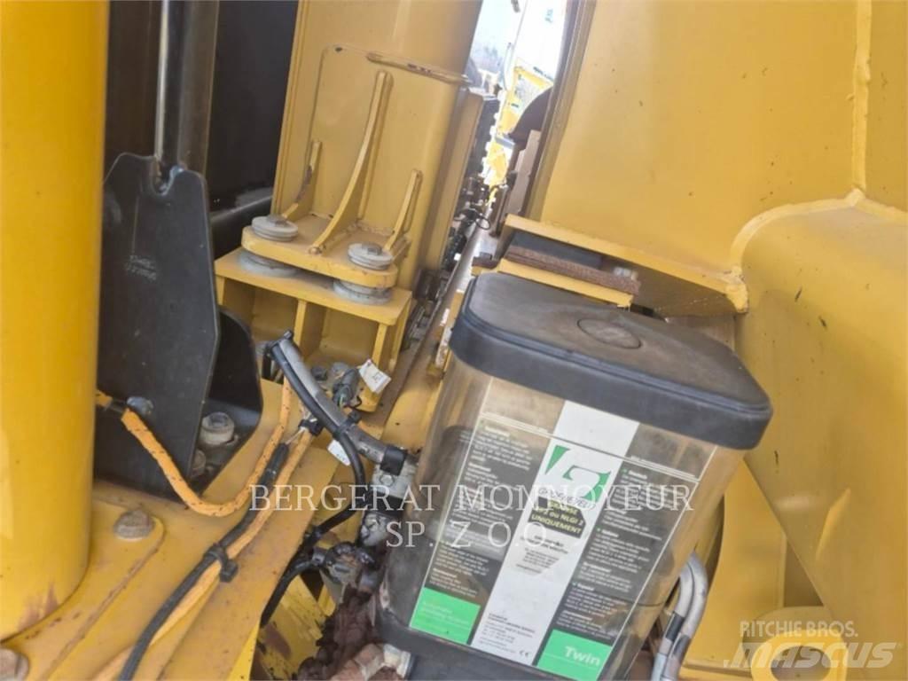 CAT 772G ساحبات مفصلية