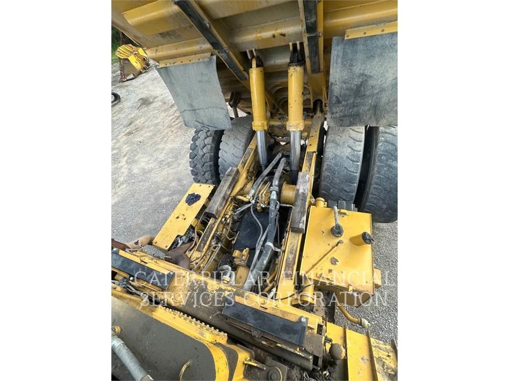 CAT 772G ساحبات مفصلية