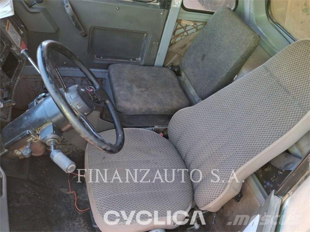 CAT 773E ساحبات مفصلية