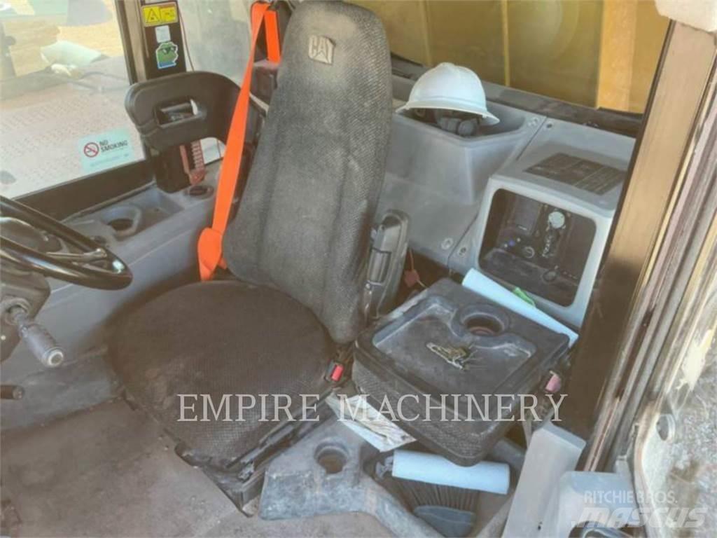 CAT 773F ساحبات مفصلية