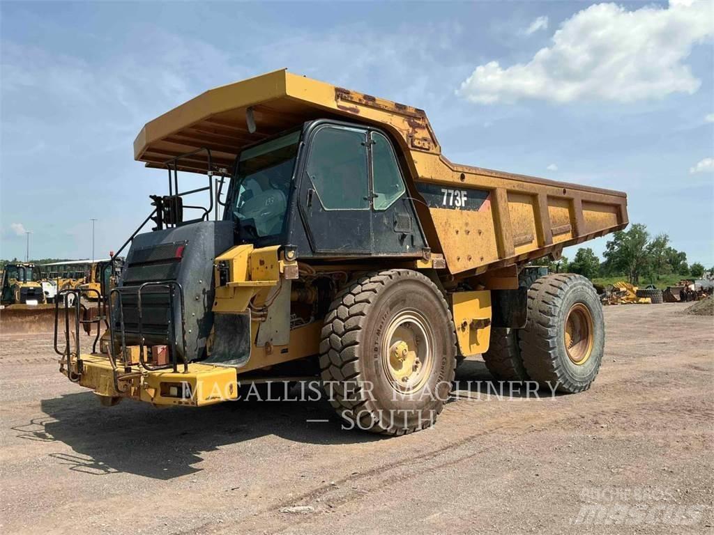 CAT 773F ساحبات مفصلية