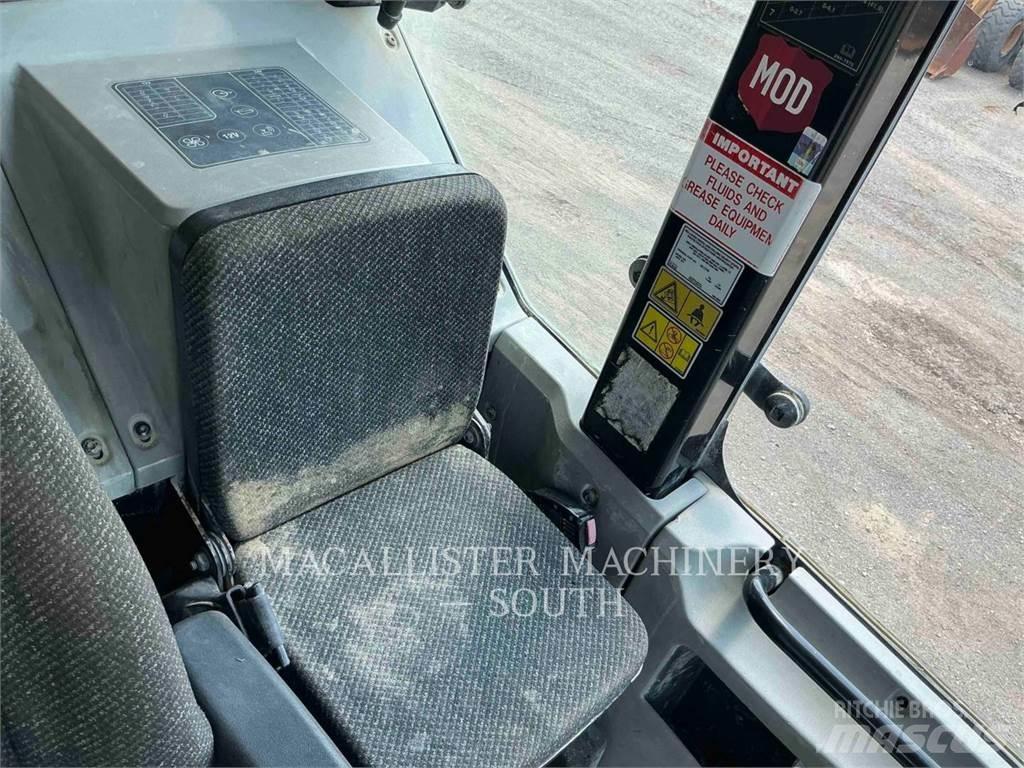 CAT 773F ساحبات مفصلية
