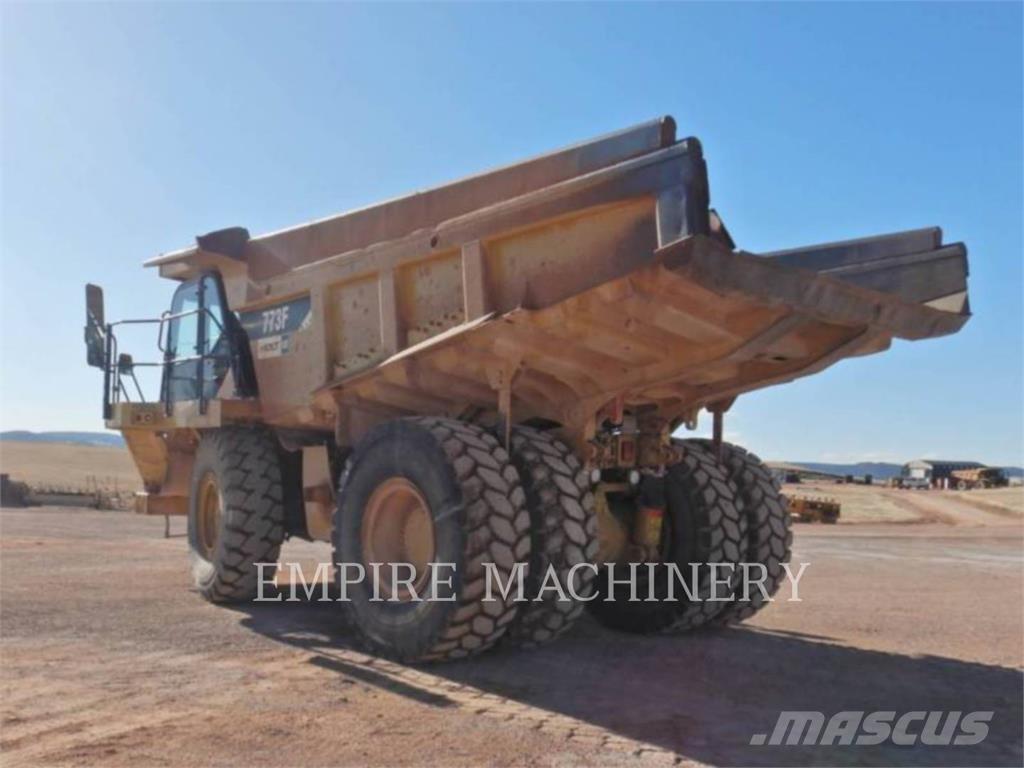 CAT 773F ساحبات مفصلية