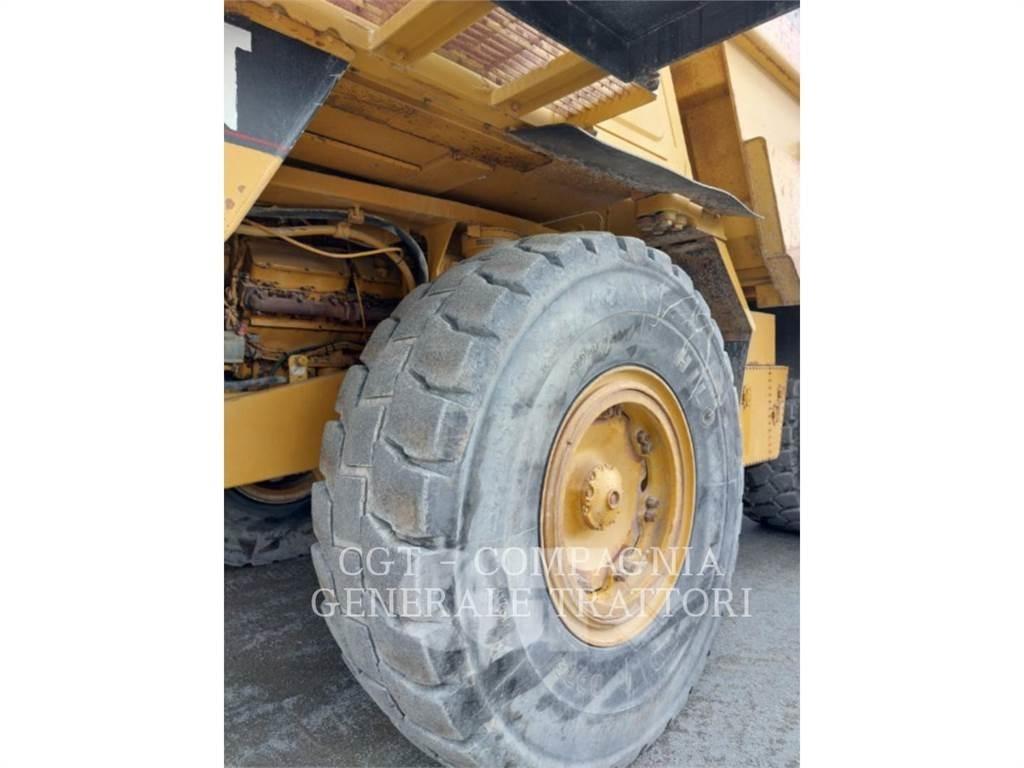 CAT 775B ساحبات مفصلية