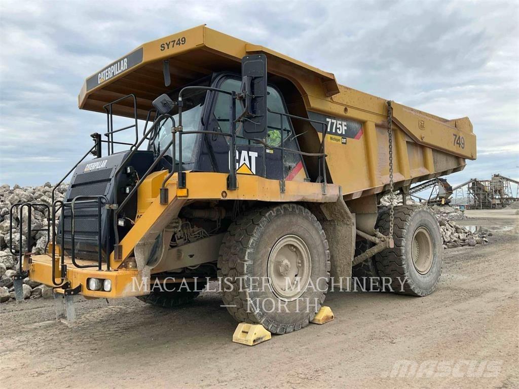 CAT 775F ساحبات مفصلية