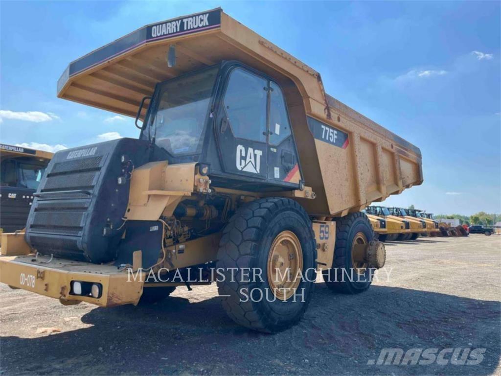 CAT 775F ساحبات مفصلية