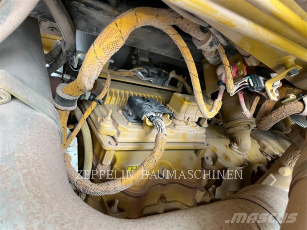 CAT 775G ساحبات مفصلية
