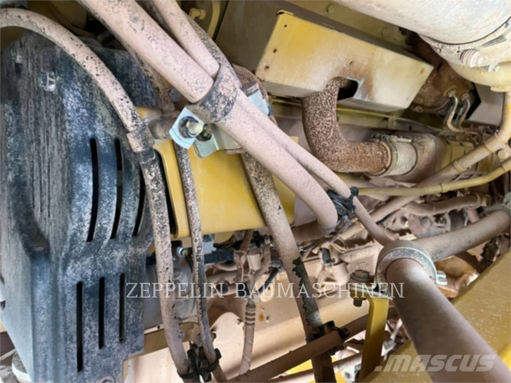 CAT 775G ساحبات مفصلية