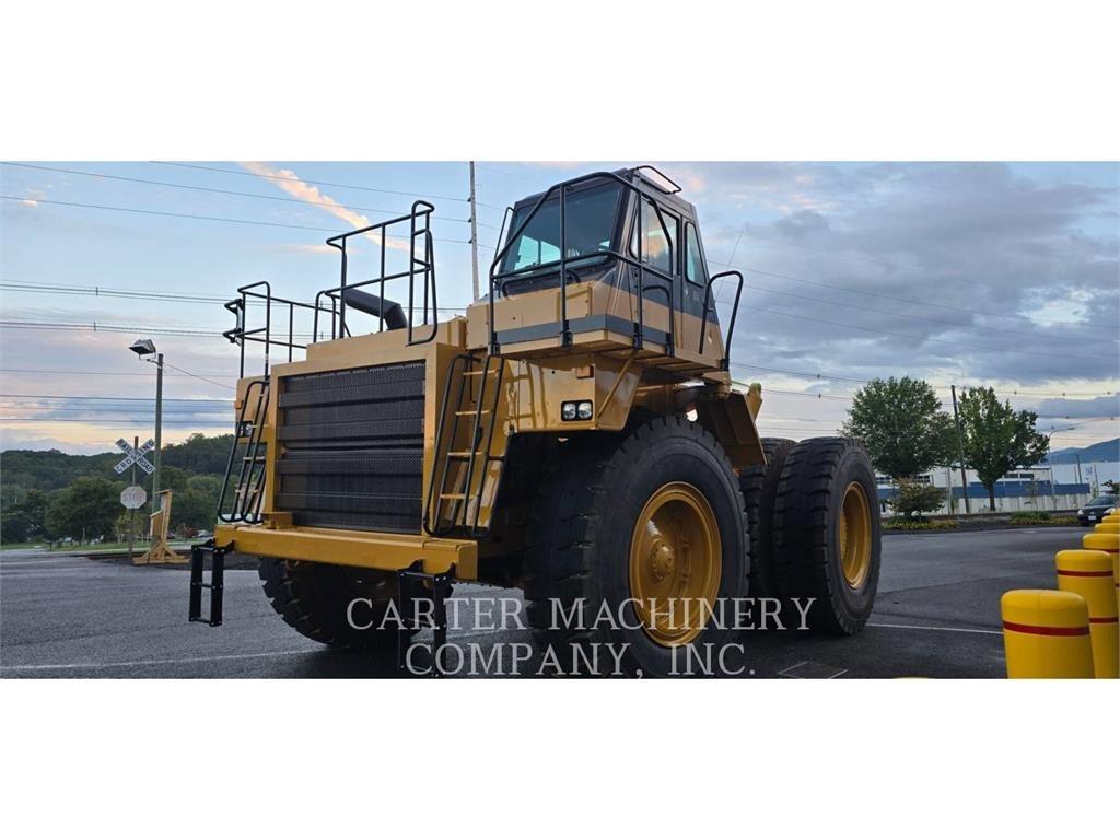 CAT 777 D ساحبات مفصلية